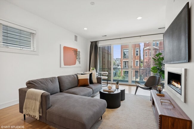 Foto del edificio - 1021 N Hermitage Ave