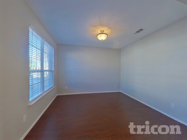 Foto del edificio - 10309 Bradshaw Dr