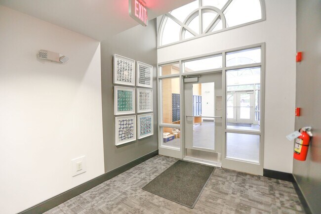 Foto del edificio - Downtown Norfolk Condo