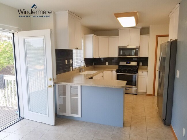 Foto del edificio - 3-Bedroom Home with Fenced Yard