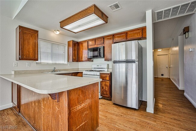 Building Photo - 1505 Wintergreen Dr
