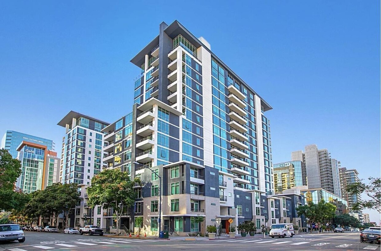 Foto principal - 425 W Beech St