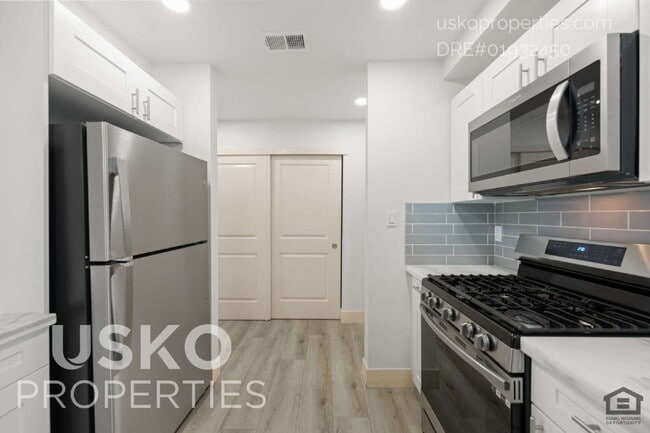 Foto del edificio - "Spacious 3-Bed Condo with 2 Baths in Citr...