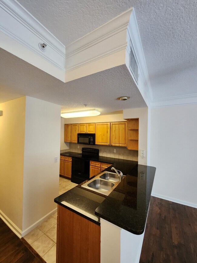 Building Photo - 2024  Alta Meadows Lane 808 Delray Beach F...