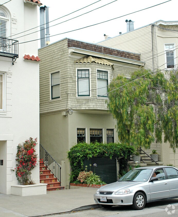 Building Photo - 2622-2624 Greenwich St