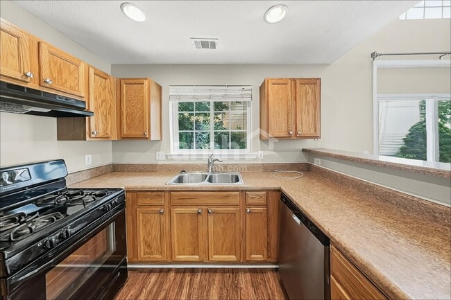 Building Photo - 1244 W Oaks Way
