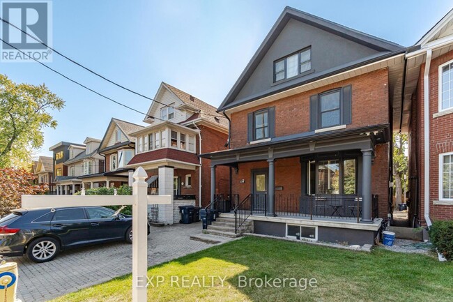 Building Photo - 154 Mavety St