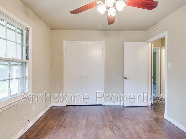 Foto del edificio - 1614 SW 41st St