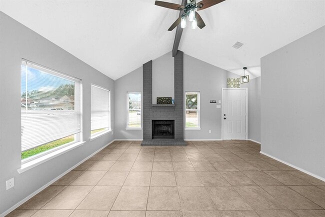 Building Photo - 4925 Greenwood Dr