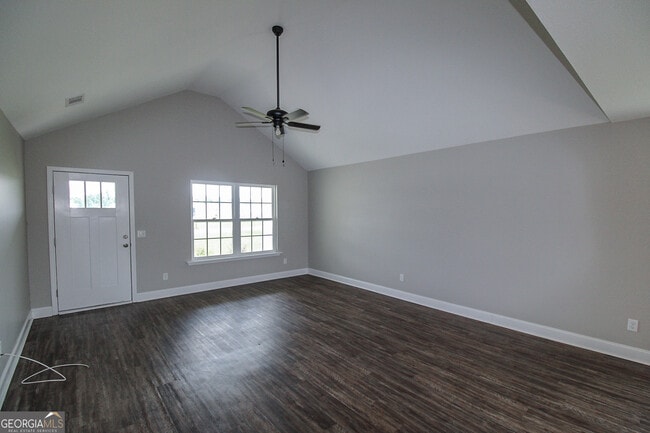 Building Photo - 7045 White Pine Ave