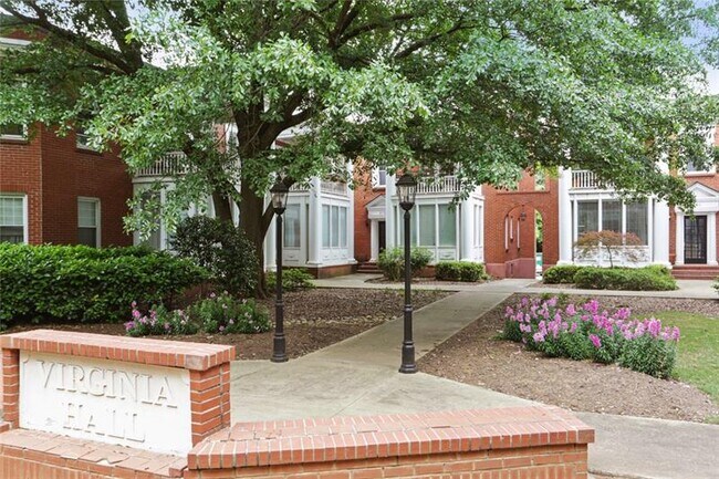 Building Photo - 872 Briarcliff Rd NE