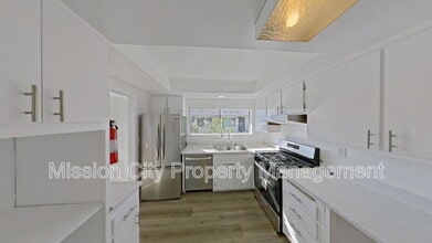 Building Photo - 7580 Cathedral Oaks Rd