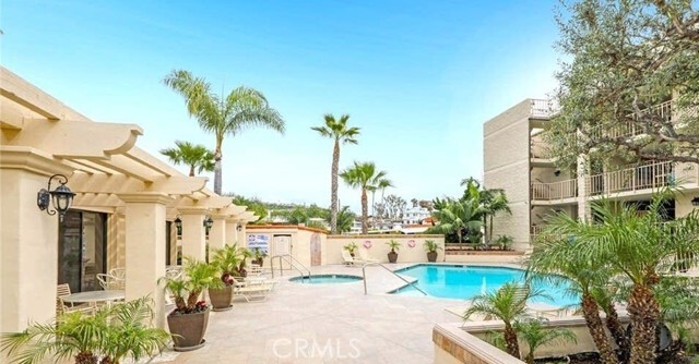 Building Photo - 405 Avenida Granada