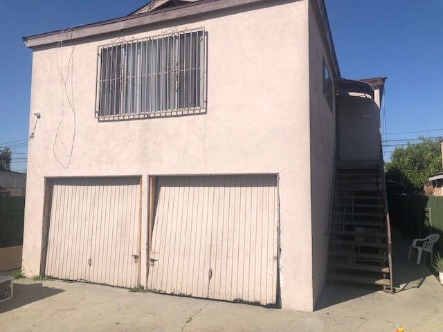Foto principal - 9521 San Vincente Ave