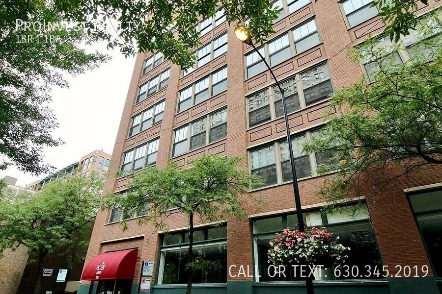 Foto principal - Available Now! Sprawling Sun-drenched 1Bed...