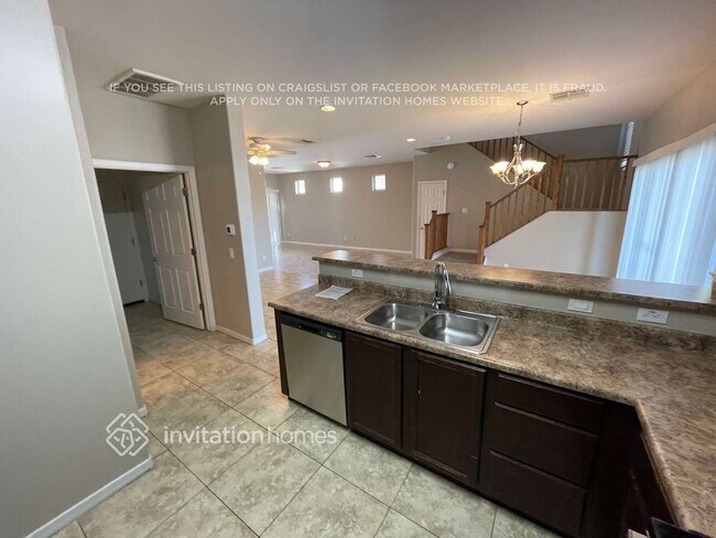 Foto del edificio - 10225 W Camelback Rd