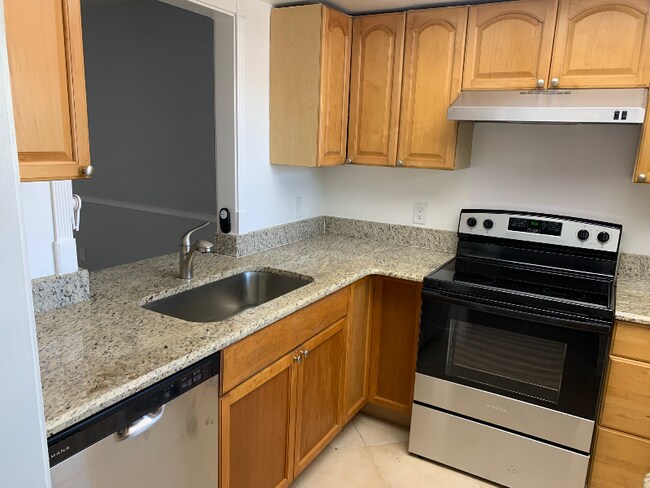 Foto del edificio - 645 Beachcomber Ln