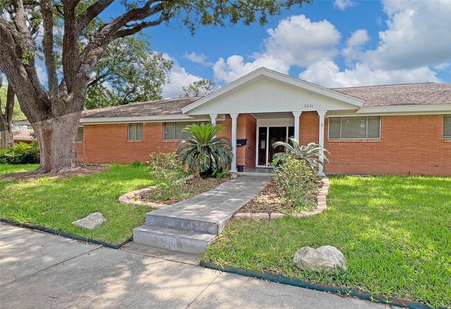 Building Photo - 3641 Deal St