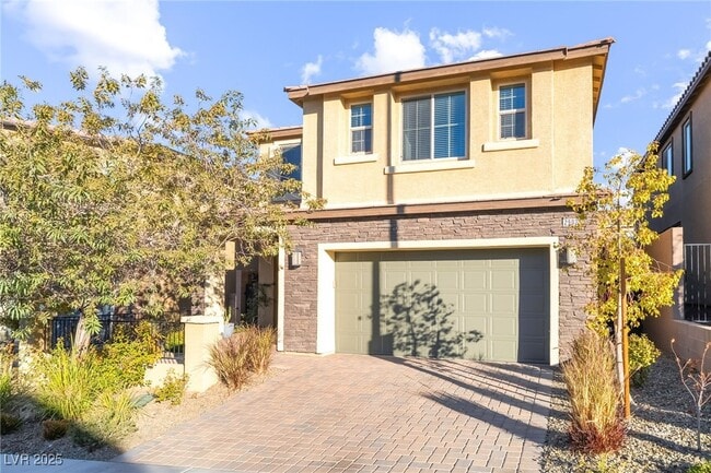 Building Photo - 2902 Tremont Ave