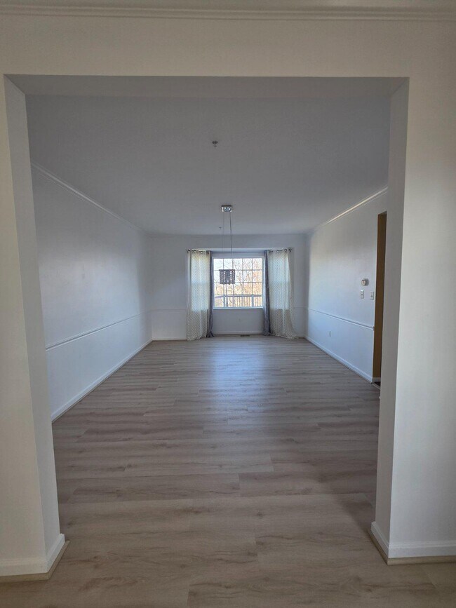 Building Photo - 2409 Barrett Ct