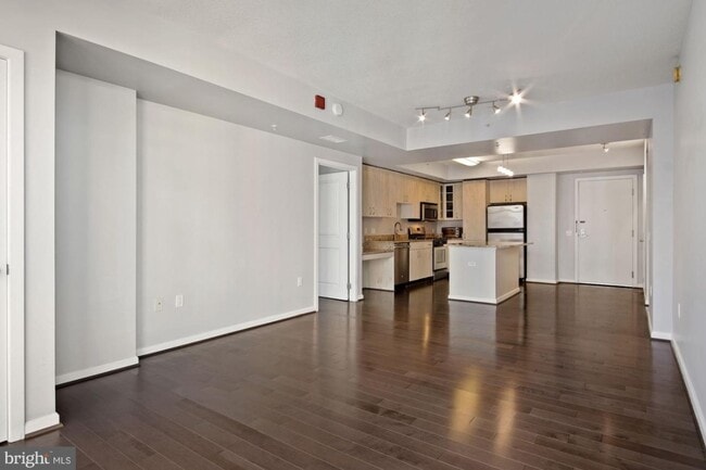 Building Photo - 440 L St NW