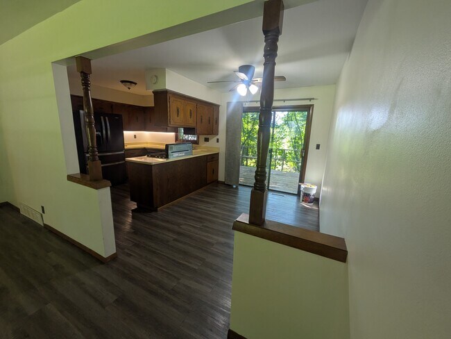 Foto del edificio - 595 Meadow Ct