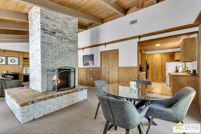 Building Photo - 25465 Seneca Dr