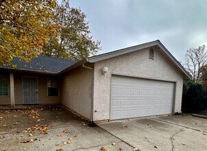 Building Photo - 837 Cally Ct