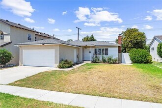 Building Photo - 311 N Dexford Dr