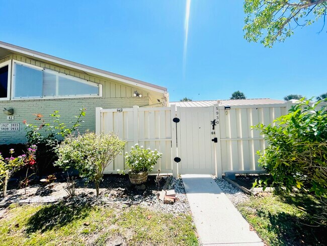Building Photo - 5933 Golden Eagle Cir