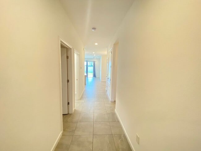 Building Photo - 1273 Hendon Lp