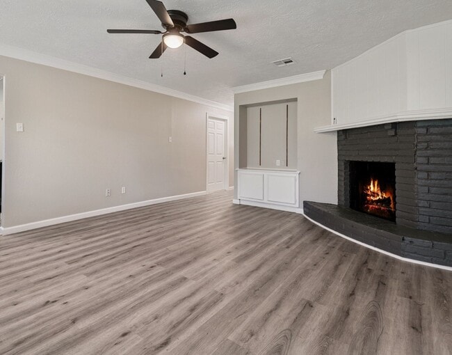 Foto del edificio - 15311 Old Creek Rd