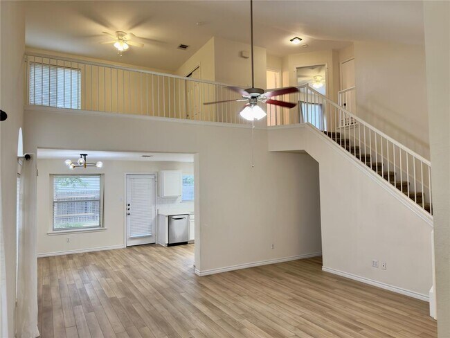 Foto del edificio - 11505 Bruce Jenner Ln