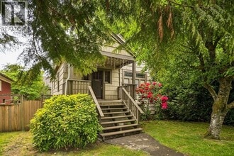 Building Photo - 5405 Trafalgar St