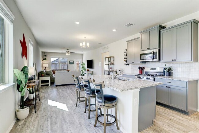 Building Photo - 16454 Rosary Pea Pl