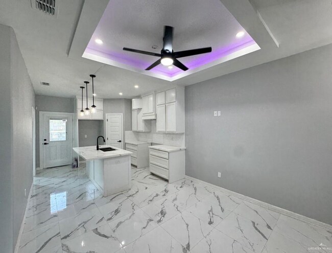 Building Photo - 1604 W B St