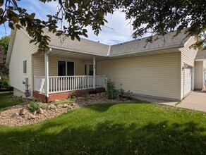 Building Photo - 624 Pleasant Dr