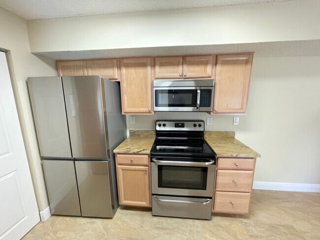 Foto del edificio - ANNUAL RENTAL - OASIS- 2 BED/2BATH