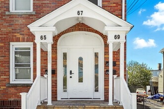 Building Photo - 65 Gem Ave