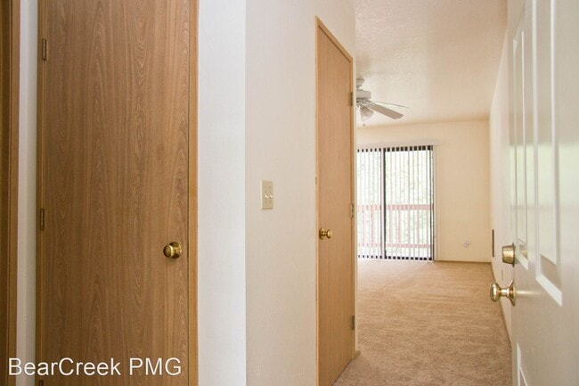 Building Photo - 7927 SW 31st Ave