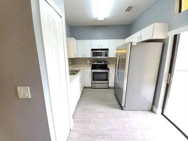 Building Photo - 6037 Scotchwood Glen