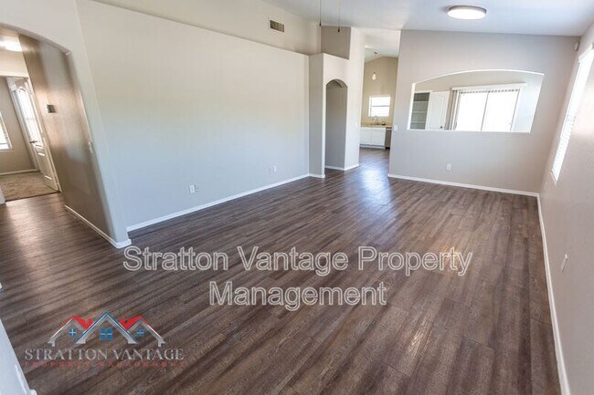 Building Photo - 25146 W Parkside Ln S