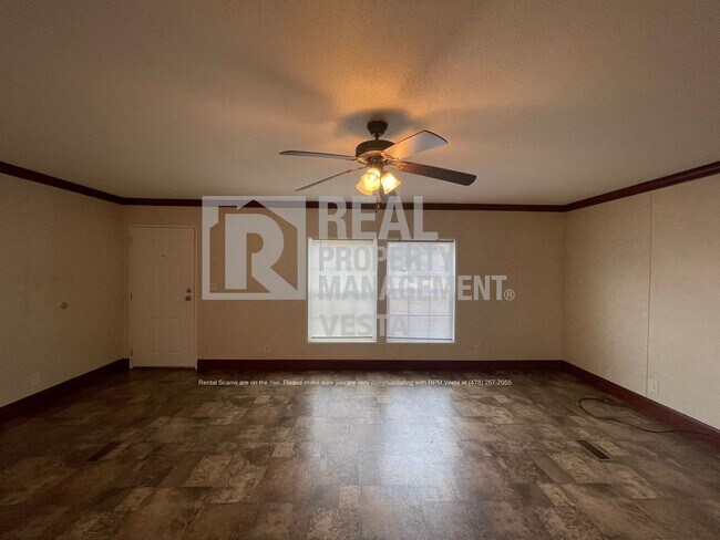 Foto del edificio - 1556 Flanagan Dr