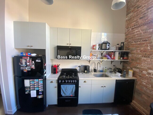 Foto del edificio - 5021 N Kenmore Ave