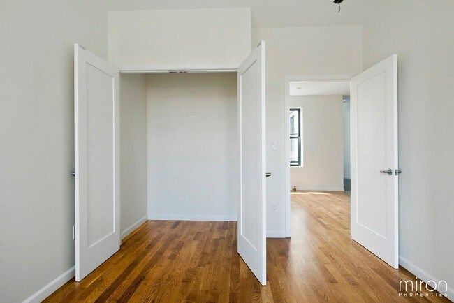 Building Photo - 9 E 118th St