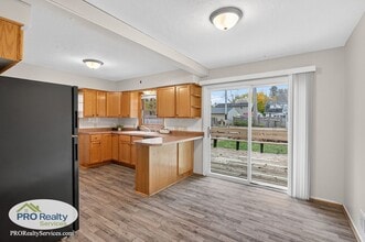 Building Photo - 418 2nd Ave E