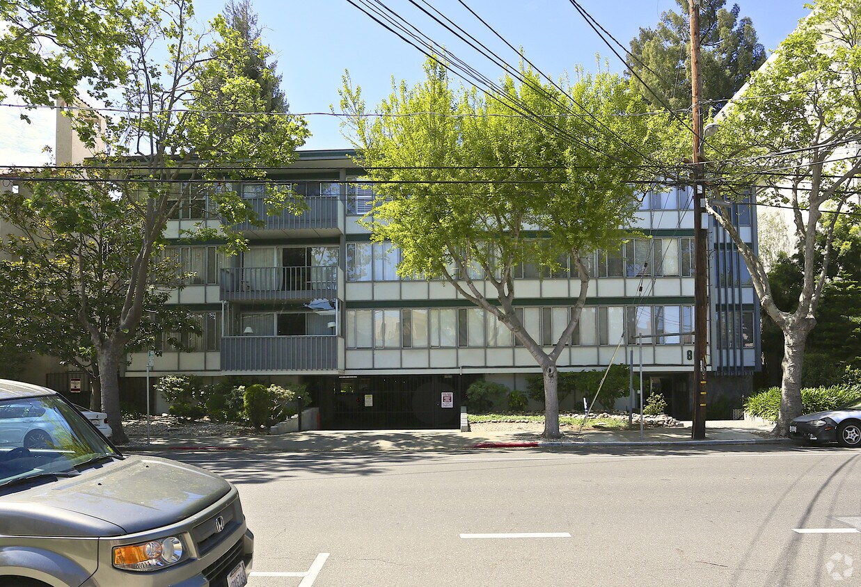 Primary Photo - 808 Laurel Ave