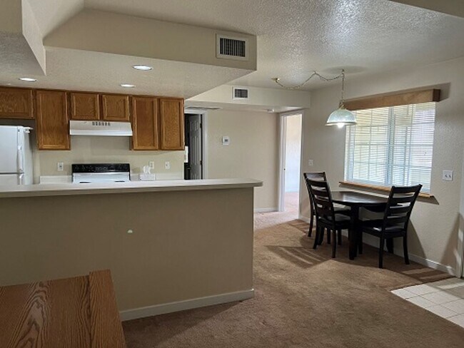 Building Photo - 2 Bed / 2 Bath Fort Collins Condo Near CSU with Patio & Washer/Dryer
