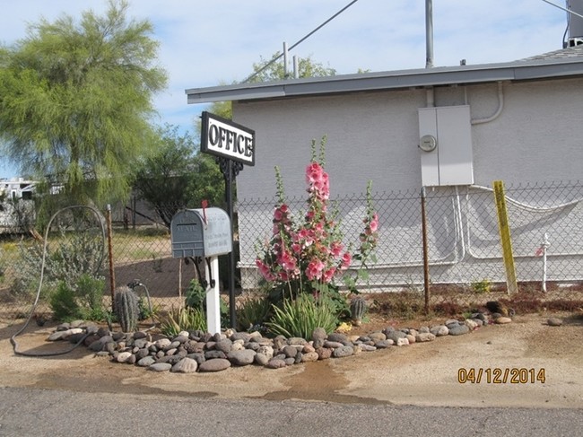 Foto del edificio - Desert Queen Mobile Home Park