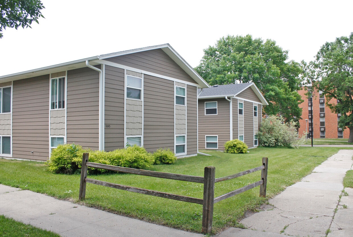 Primary Photo - 1045 9th Ave